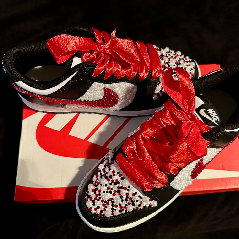 Nike Sneakers with Red and Black Beads - Picture 3 of 7